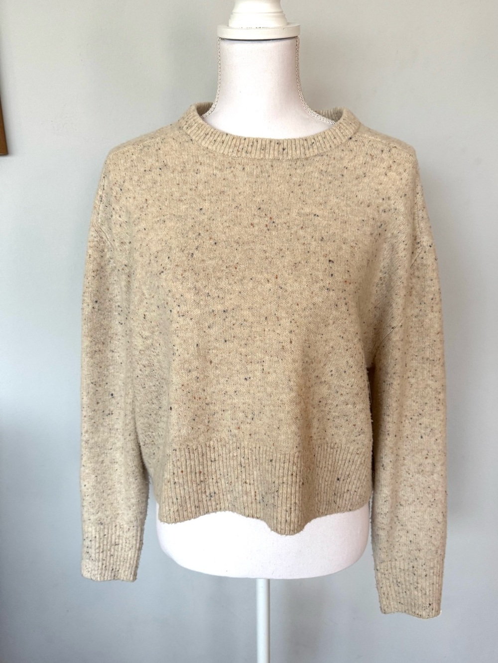 Universal Threads Cozy Cream Speckled Crewneck Sweater | EUC | Medium | Neutral